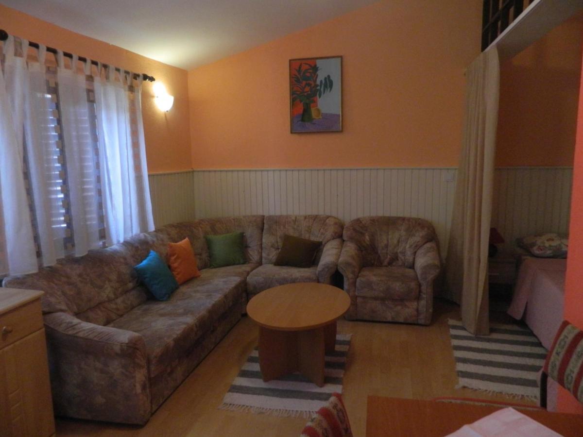Apartments Vila Vanda Poreč Eksteriør billede
